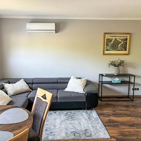 Henry By Interhome Loissin